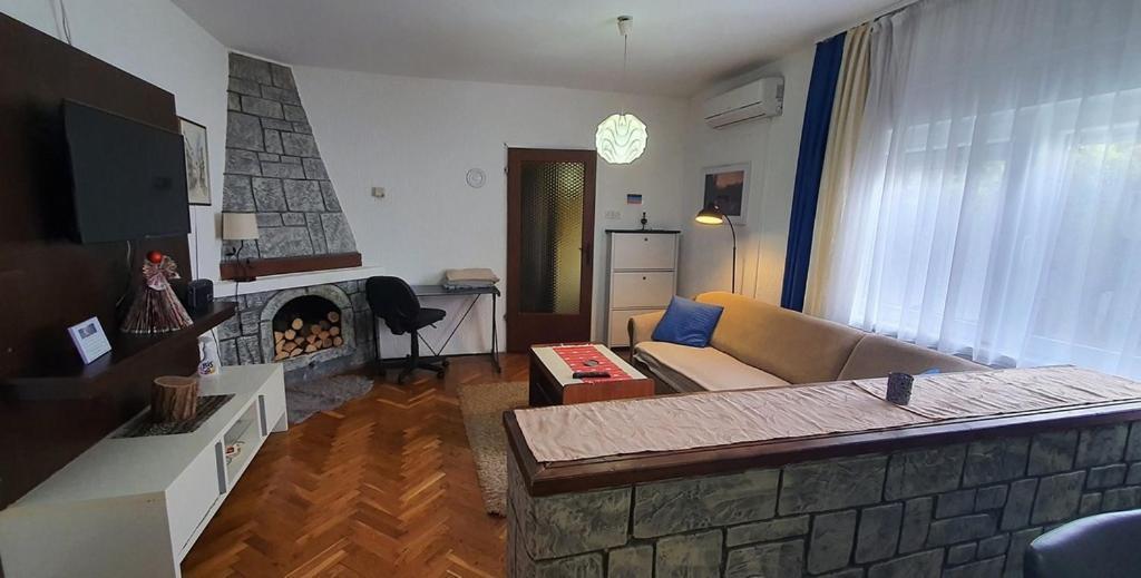 Apartman Ksenija Dakovo Exterior photo